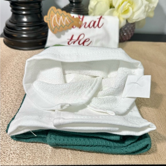 NWT Set of 2 What The Elf Kitchen Towels - Picture 4 of 5